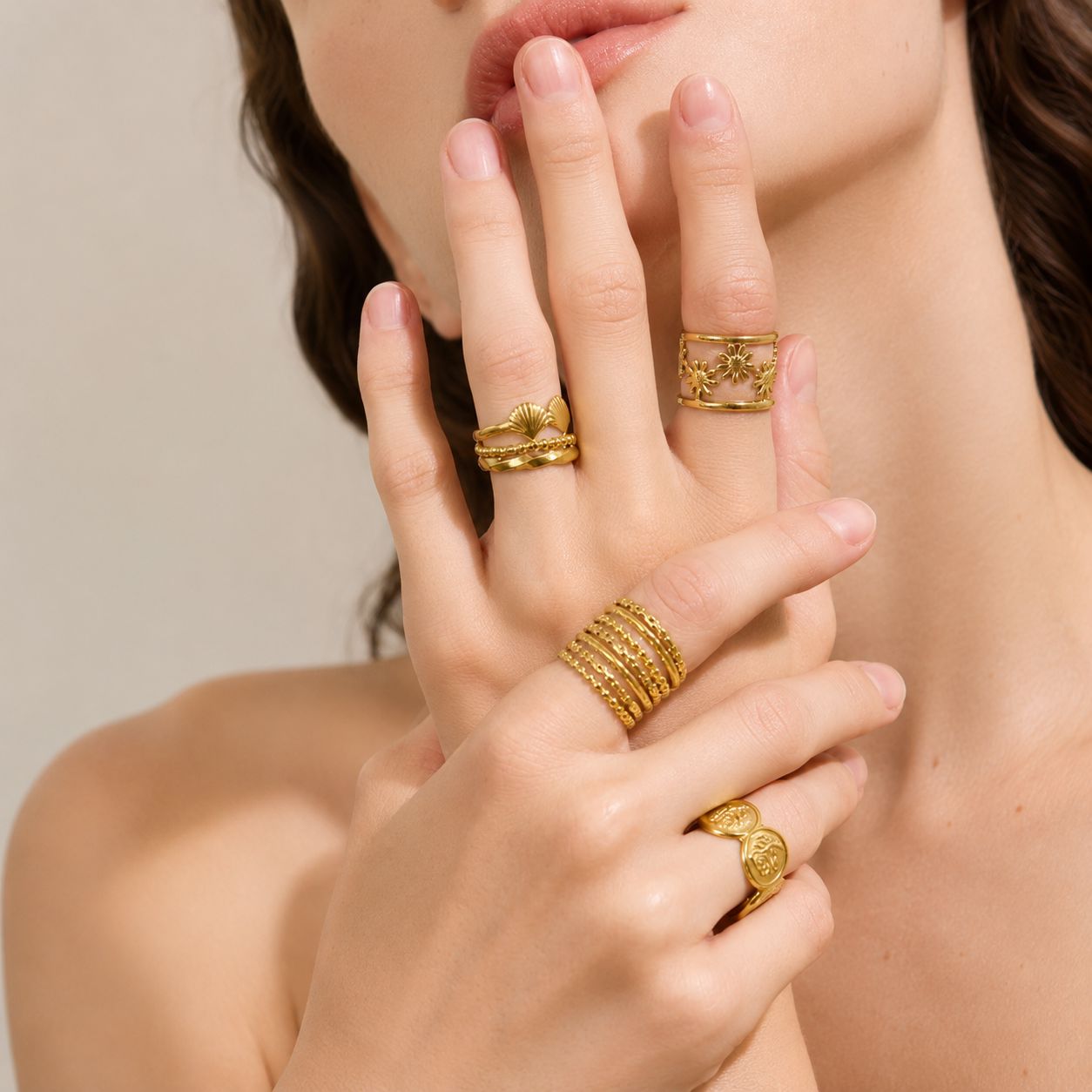 Anillo Ajustable Ancho En Capas Enchapado En Oro 18K Anillo 08 ZAPRINI 