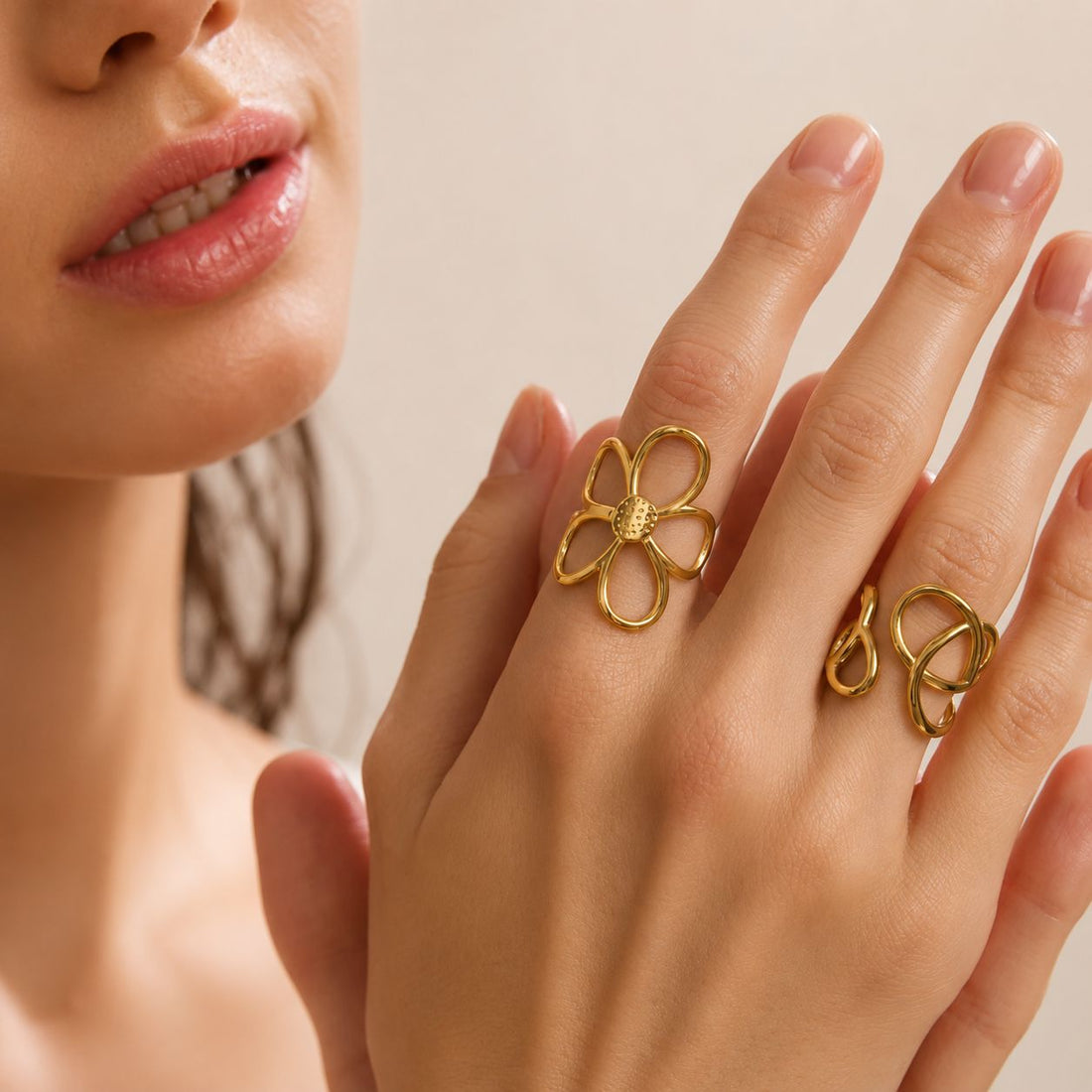 Anillo Ajustable Con Diseño De Flor Enchapado En Oro 18K Anillo 01 ZAPRINI 