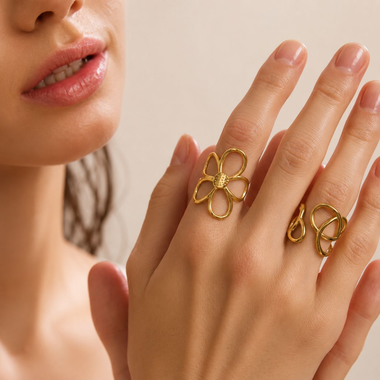 Anillo Ajustable Con Diseño De Flor Enchapado En Oro 18K Anillo 01 ZAPRINI 