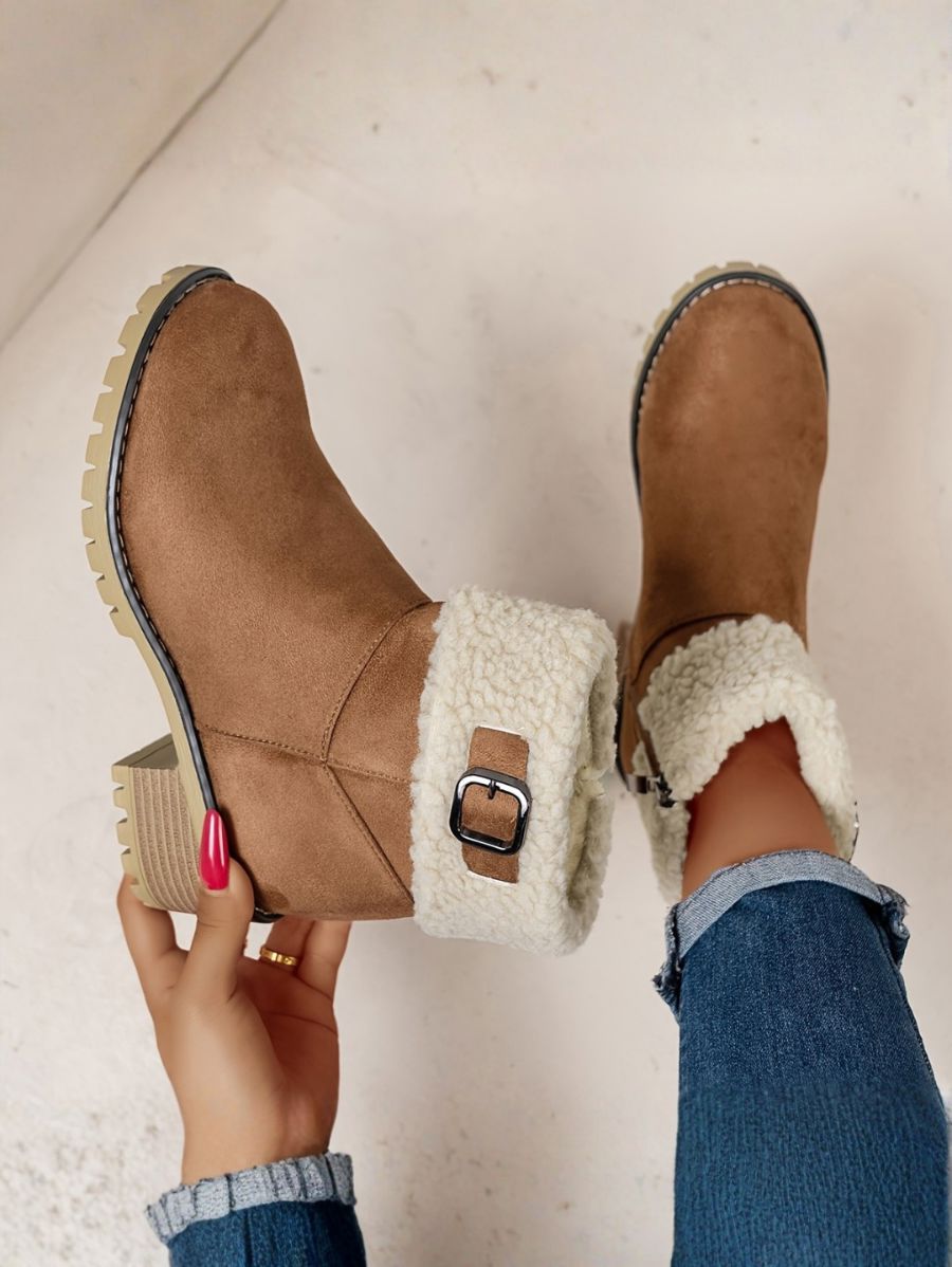 BOTAS CON CORDERITO Y DETALLE DE HEBILLA Bota 18 ZAPRINI 