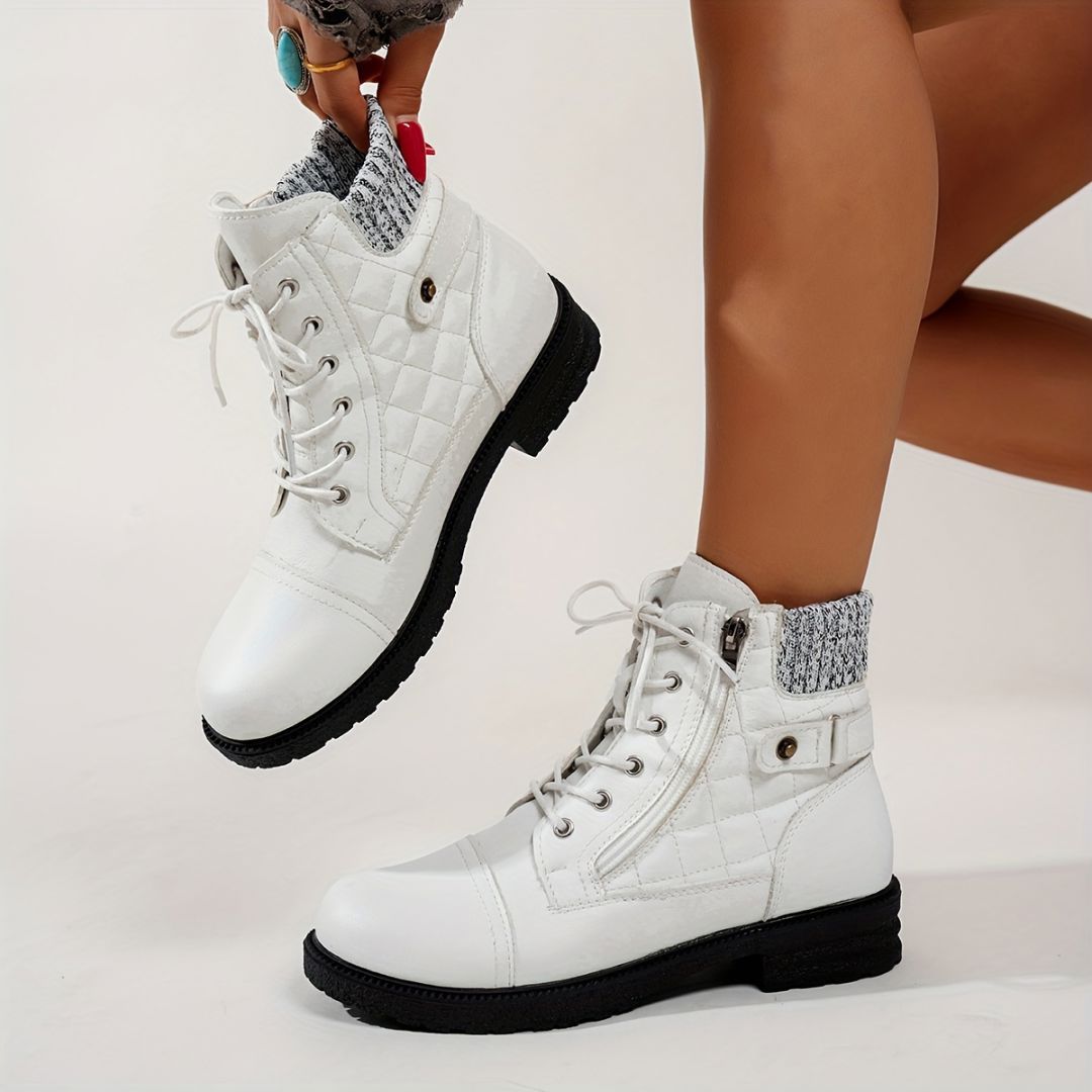 BOTAS CON CORDONES Y CIERRE LATERAL Bota 2 ZAPRINI 