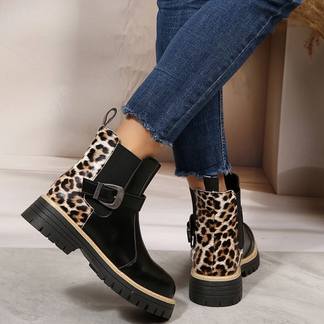 BOTAS CON DETALLE LEOPARDO Y HEBILLA Bota 16 ZAPRINI 