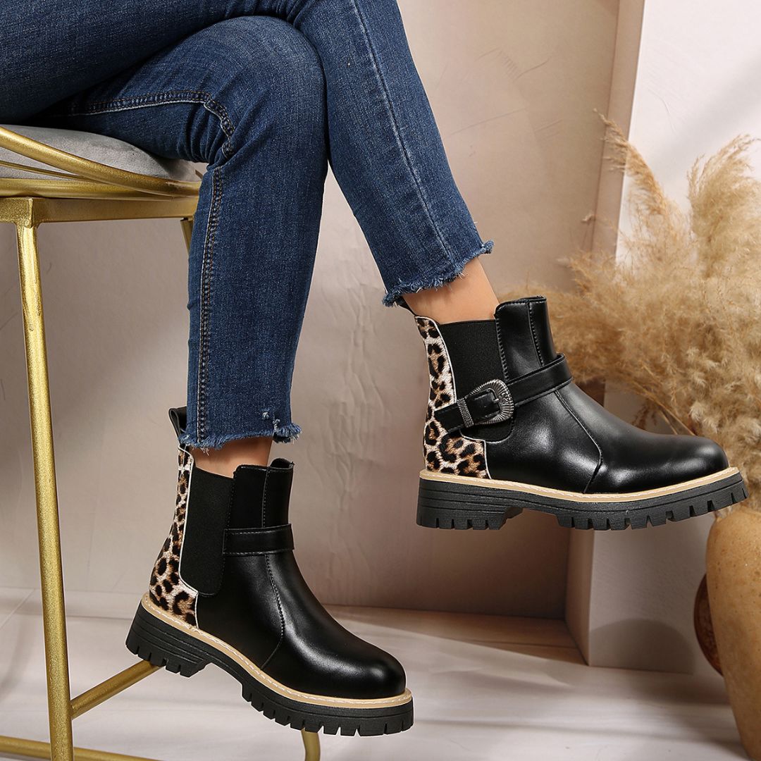BOTAS CON DETALLE LEOPARDO Y HEBILLA Bota 16 ZAPRINI 