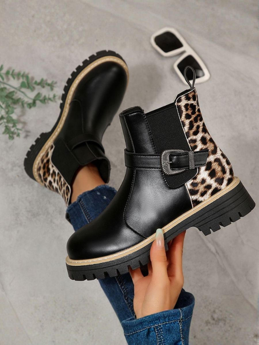 BOTAS CON DETALLE LEOPARDO Y HEBILLA Bota 16 ZAPRINI 