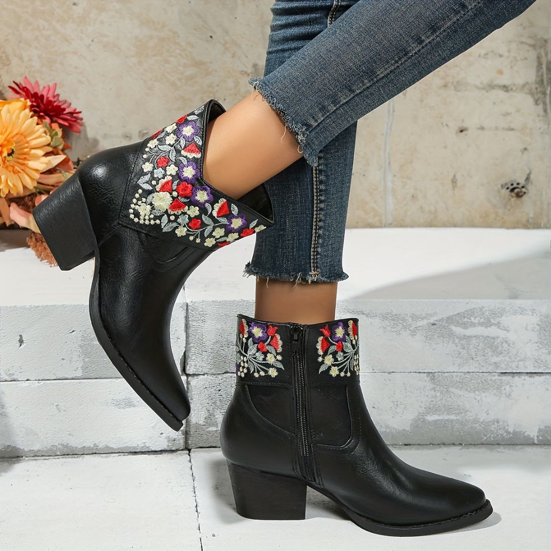 BOTAS CON TACÓN Y BORDADO FLORAL Bota 11 ZAPRINI Negro 34 