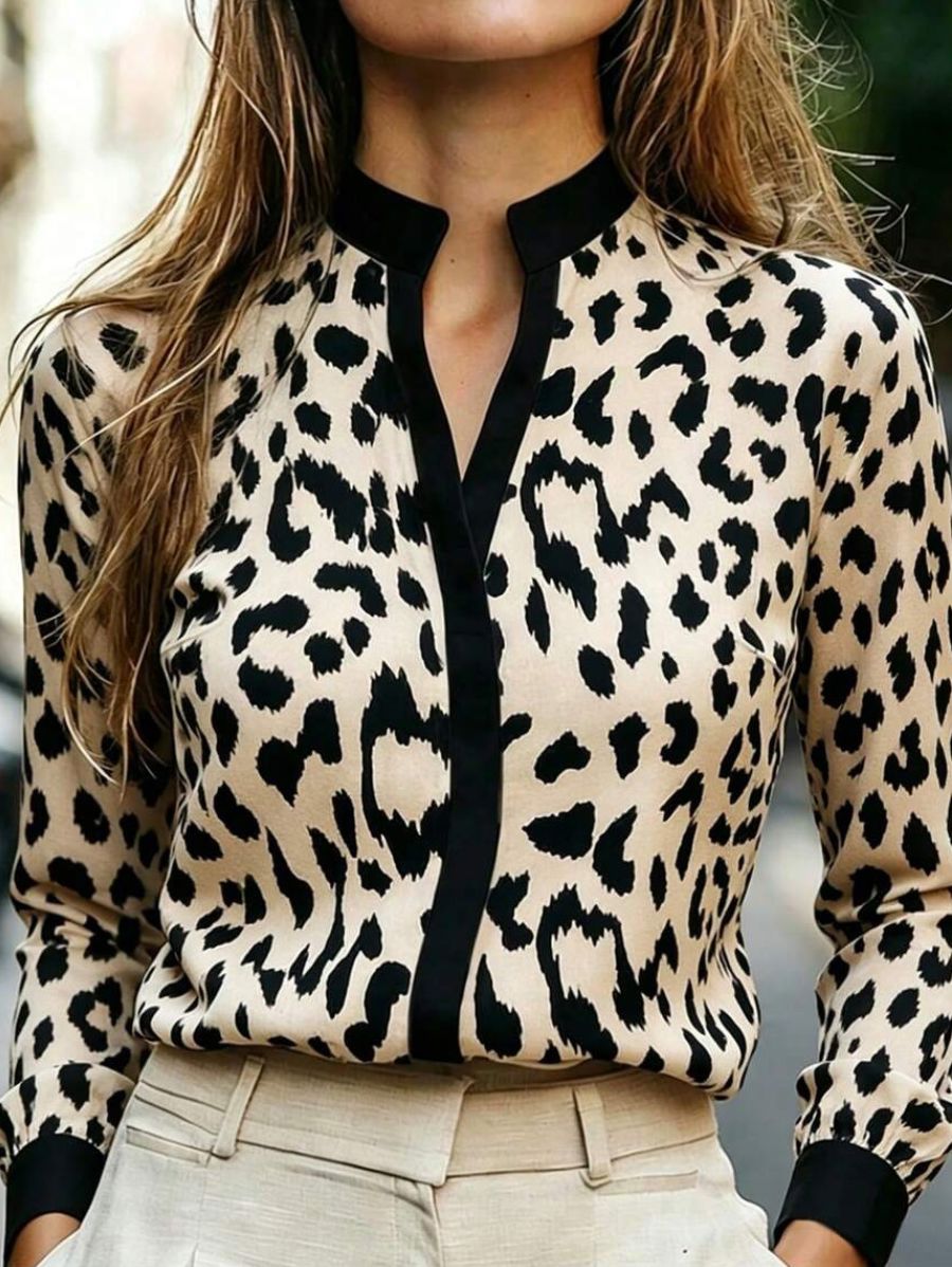 Blusa Con Estampado Leopardo y Escote En V Blusa 18 ZAPRINI S 