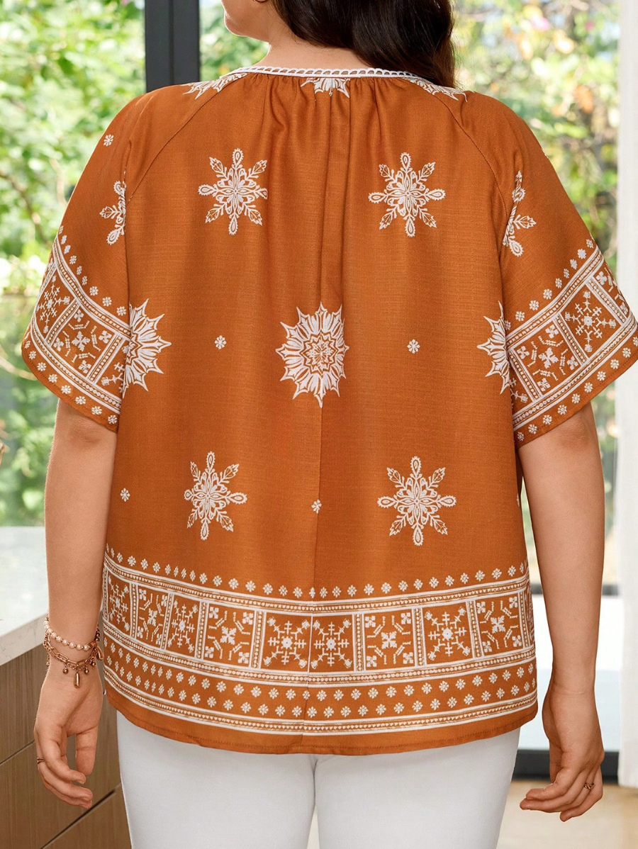 Blusa Manga Corta Con Estampado Geométrico Plus Size