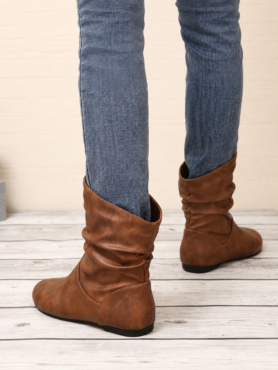 Botas Con Suela Plana y Fruncido Bota 27 ZAPRINI 