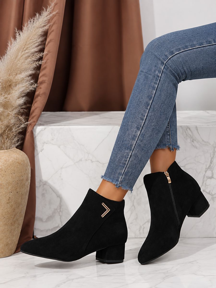 Botas De Punta Fina Con Detalle Dorado Bota 29 ZAPRINI Negro 34 