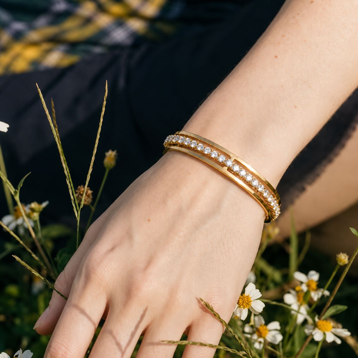 Brazalete Abierto Con Riviera Enchapado En Oro 18K Brazalete 15 ZAPRINI 