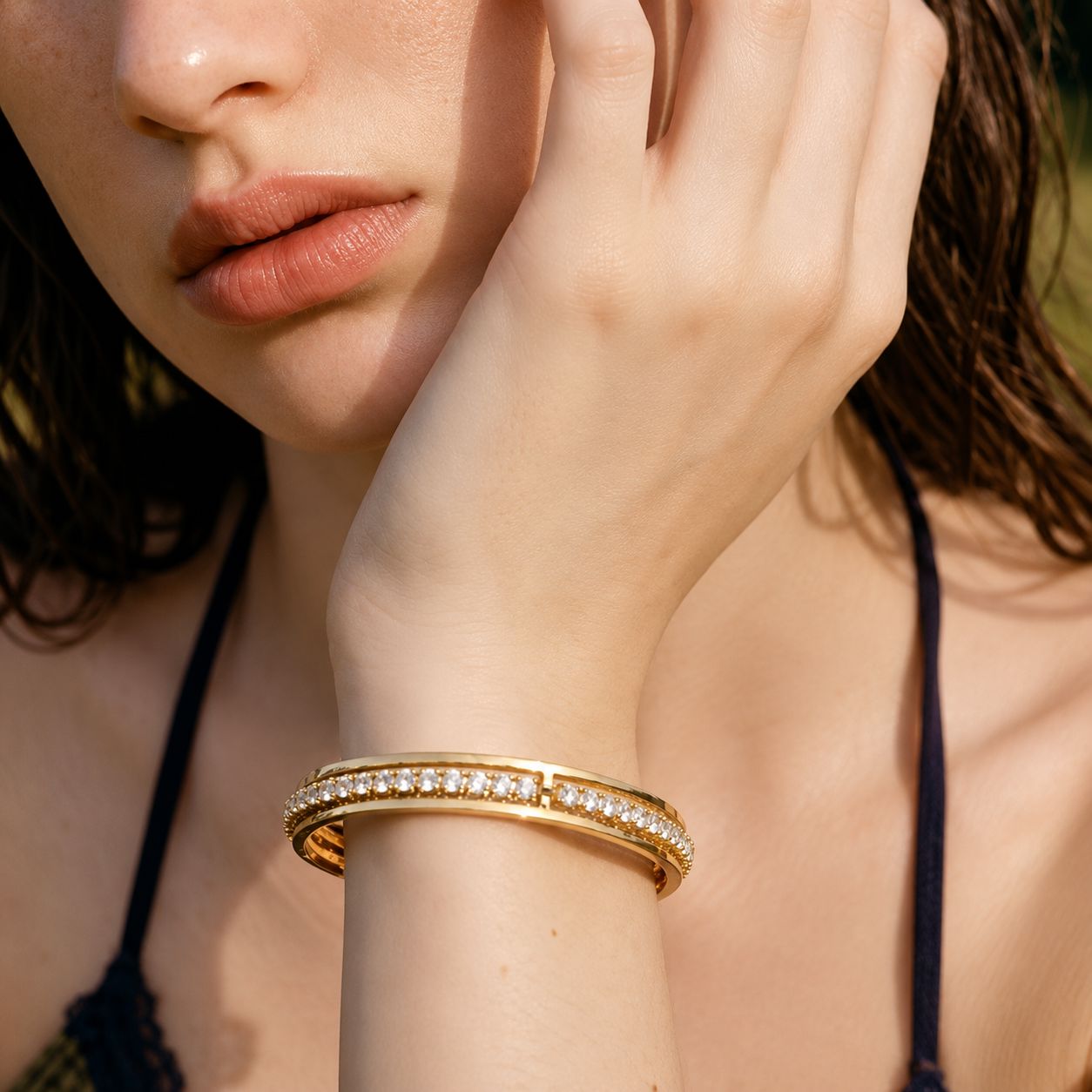 Brazalete Abierto Con Riviera Enchapado En Oro 18K Brazalete 15 ZAPRINI 
