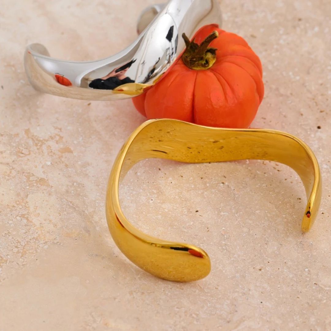 Brazalete Abierto Minimalista Enchapado En Oro 18K Brazalete 01 ZAPRINI 