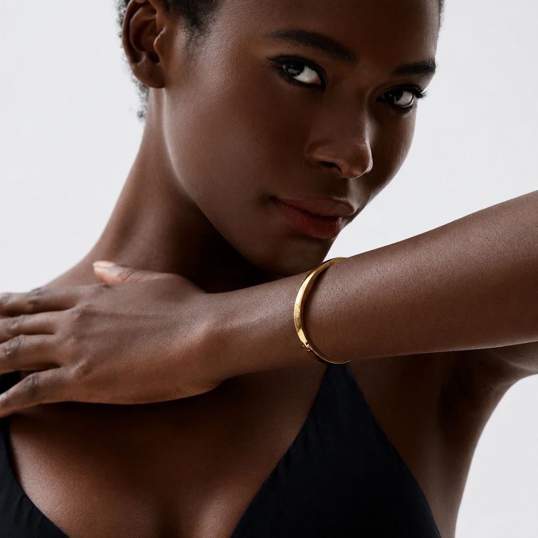 Brazalete Liso Minimalista Enchapado En Oro 18K Brazalete 04 ZAPRINI 