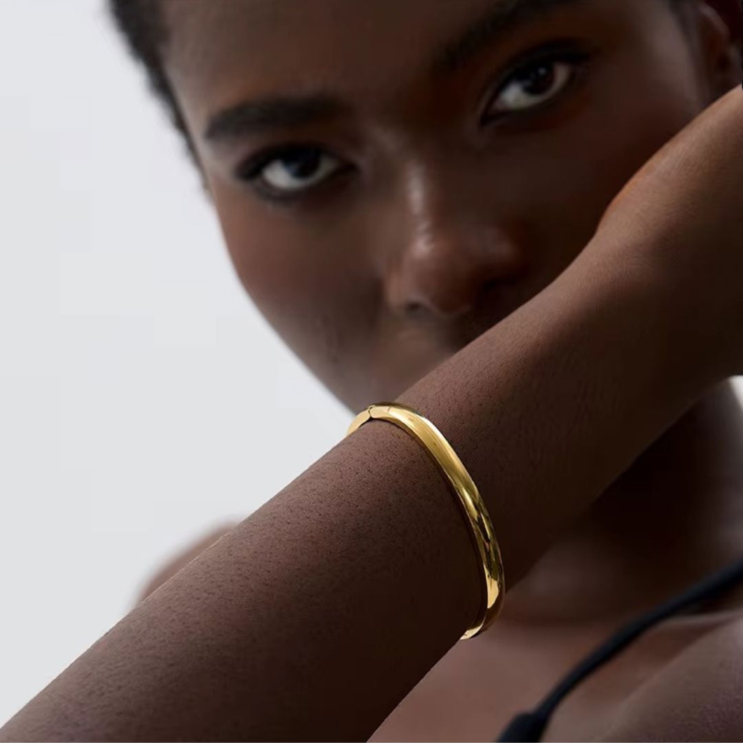 Brazalete Liso Minimalista Enchapado En Oro 18K Brazalete 04 ZAPRINI 
