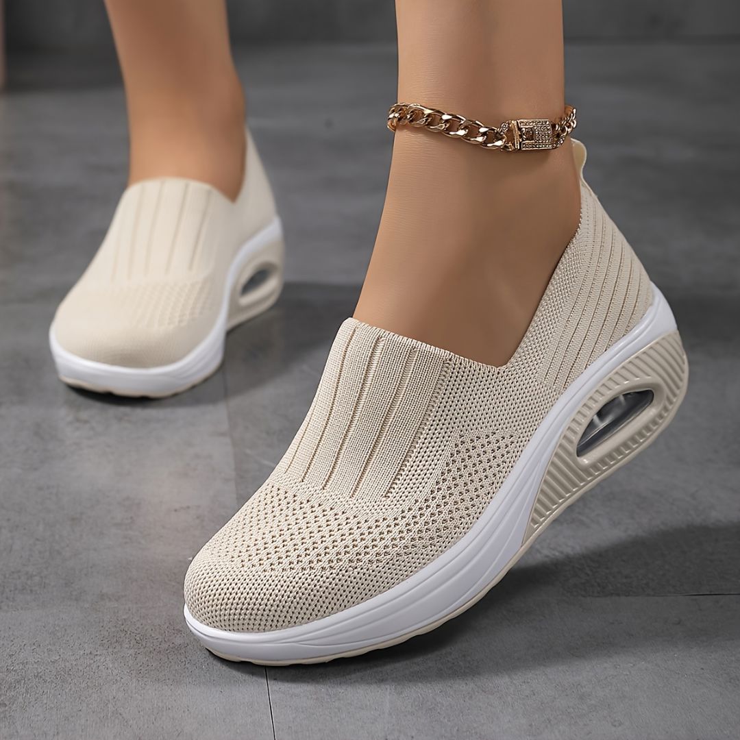 CHAMPIONES SIN CORDONES CON SUELA GRUESA Champion 9 ZAPRINI Beige 34 