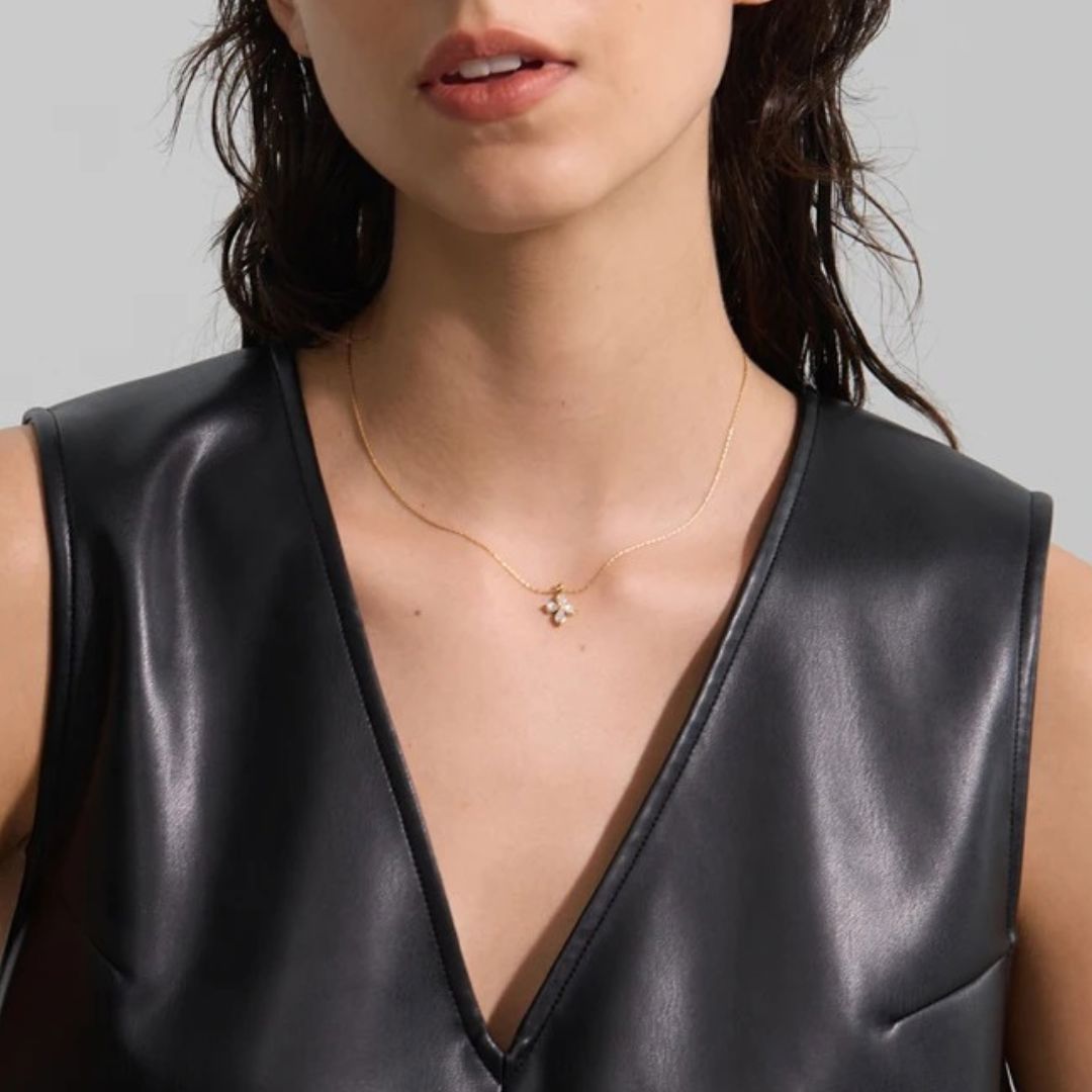 Collar Con Colgante De Flor De Circonia Cúbica Brillante Enchapado En Oro 18K Collar 02 ZAPRINI Oro 