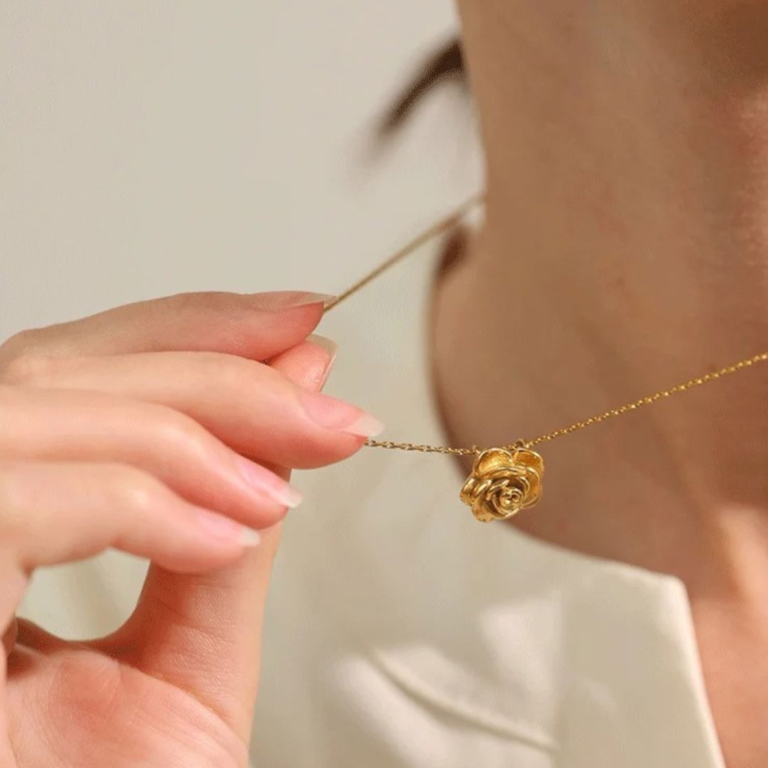 Collar Con Colgante De Flor Enchapado En Oro 18K Collar 03 ZAPRINI 