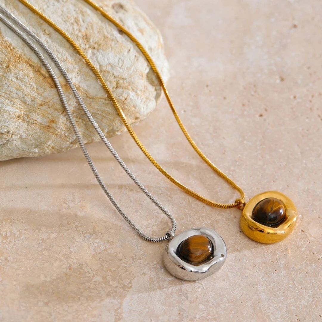 Collar Con Colgante De Piedra De Tigre Natural Enchapado En Oro 18K Collar 01 ZAPRINI 