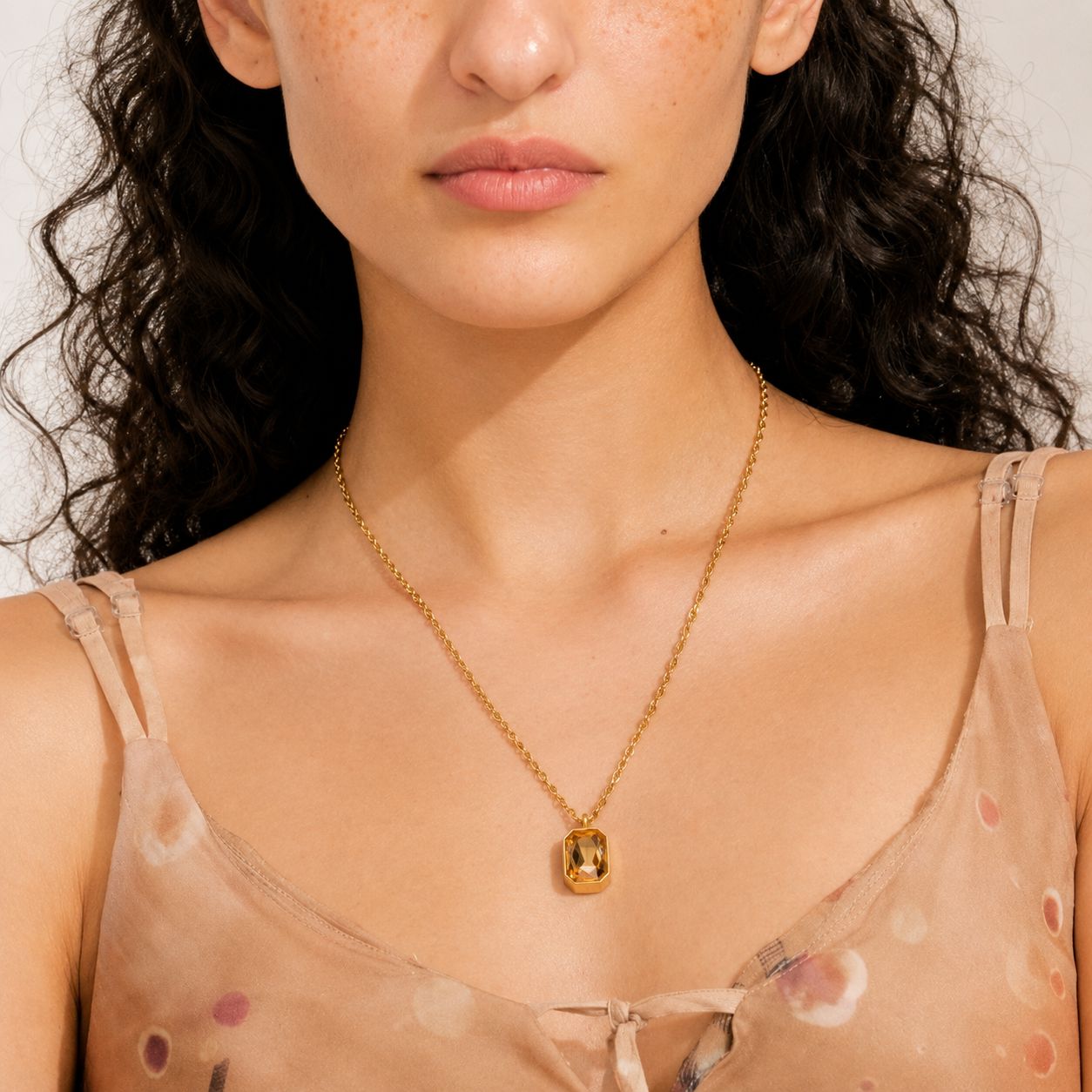 Collar Con Dije De Circonia Champagne Enchapado En Oro 18K Collar 13 ZAPRINI 