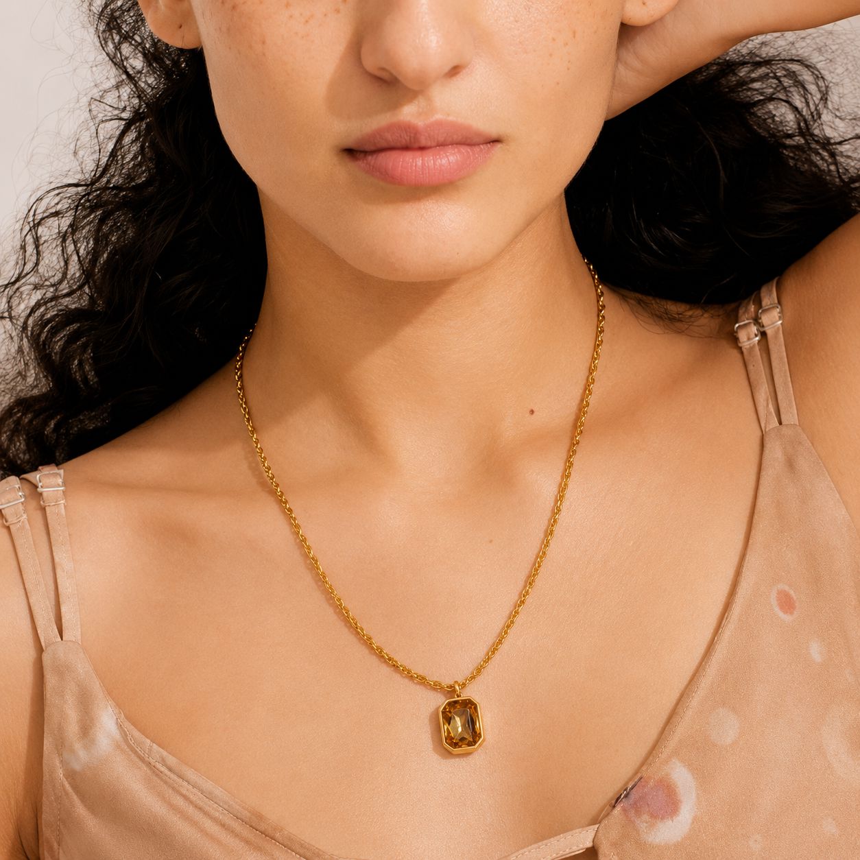Collar Con Dije De Circonia Champagne Enchapado En Oro 18K Collar 13 ZAPRINI 
