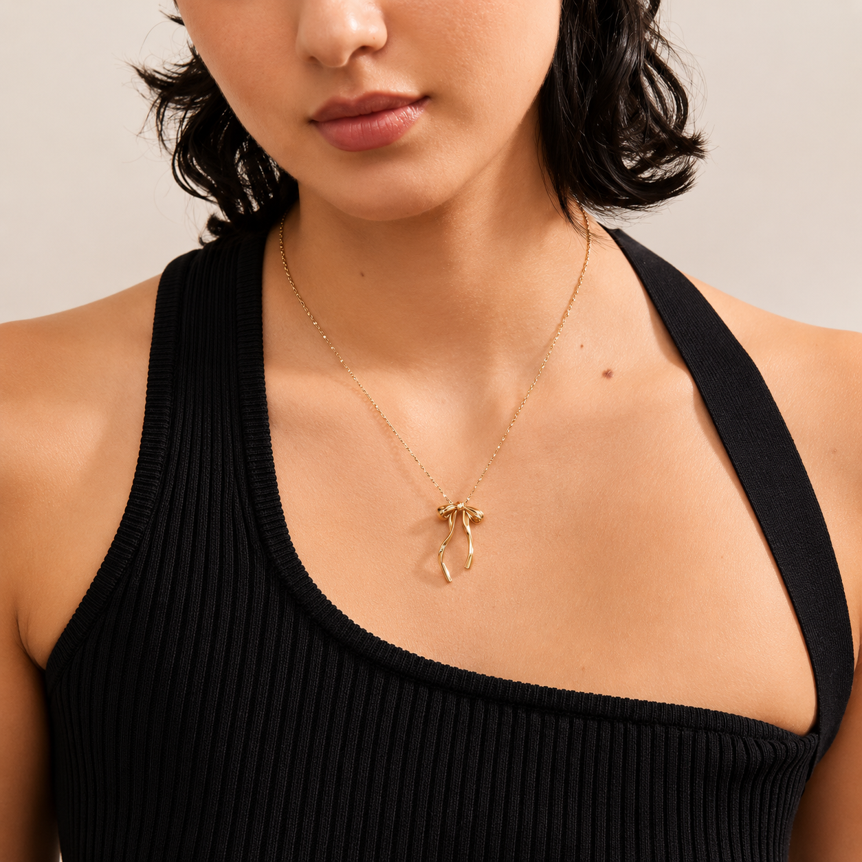 Collar Con Nudo De Lazo Enchapado En Oro 18K