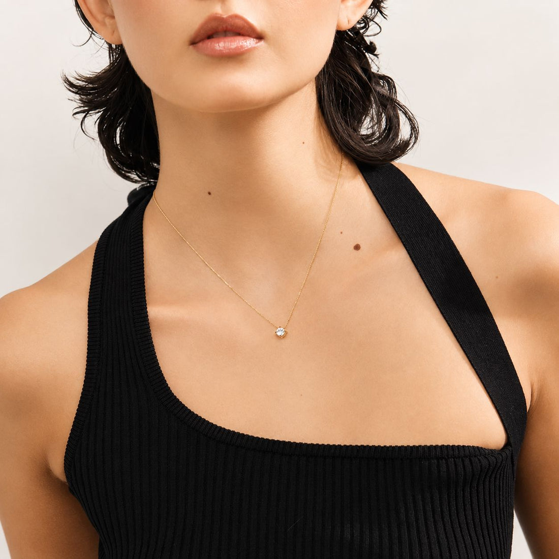 Collar Con Dije Redondo De Circonia Enchapado En Oro 18K Collar 02 ZAPRINI 