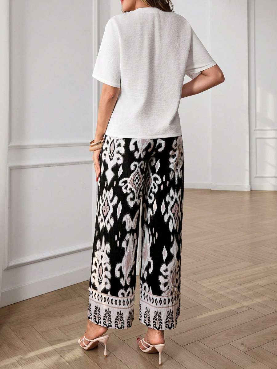 Conjunto De Camisa Lisa y Pantalón Estampado