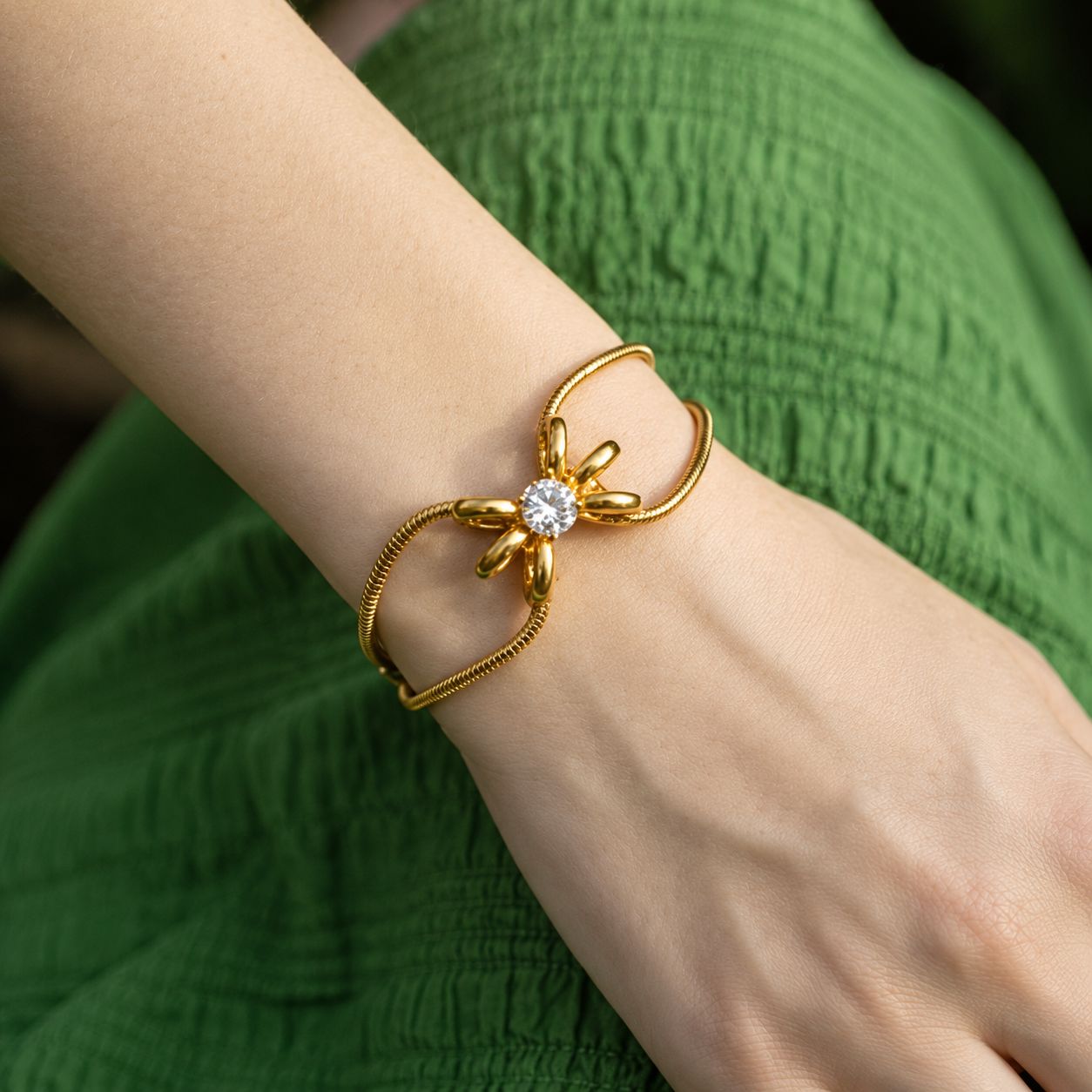 Pulsera De Cadena Con Flor Y Circonia Enchapado En Oro 18K Pulsera 15 ZAPRINI 