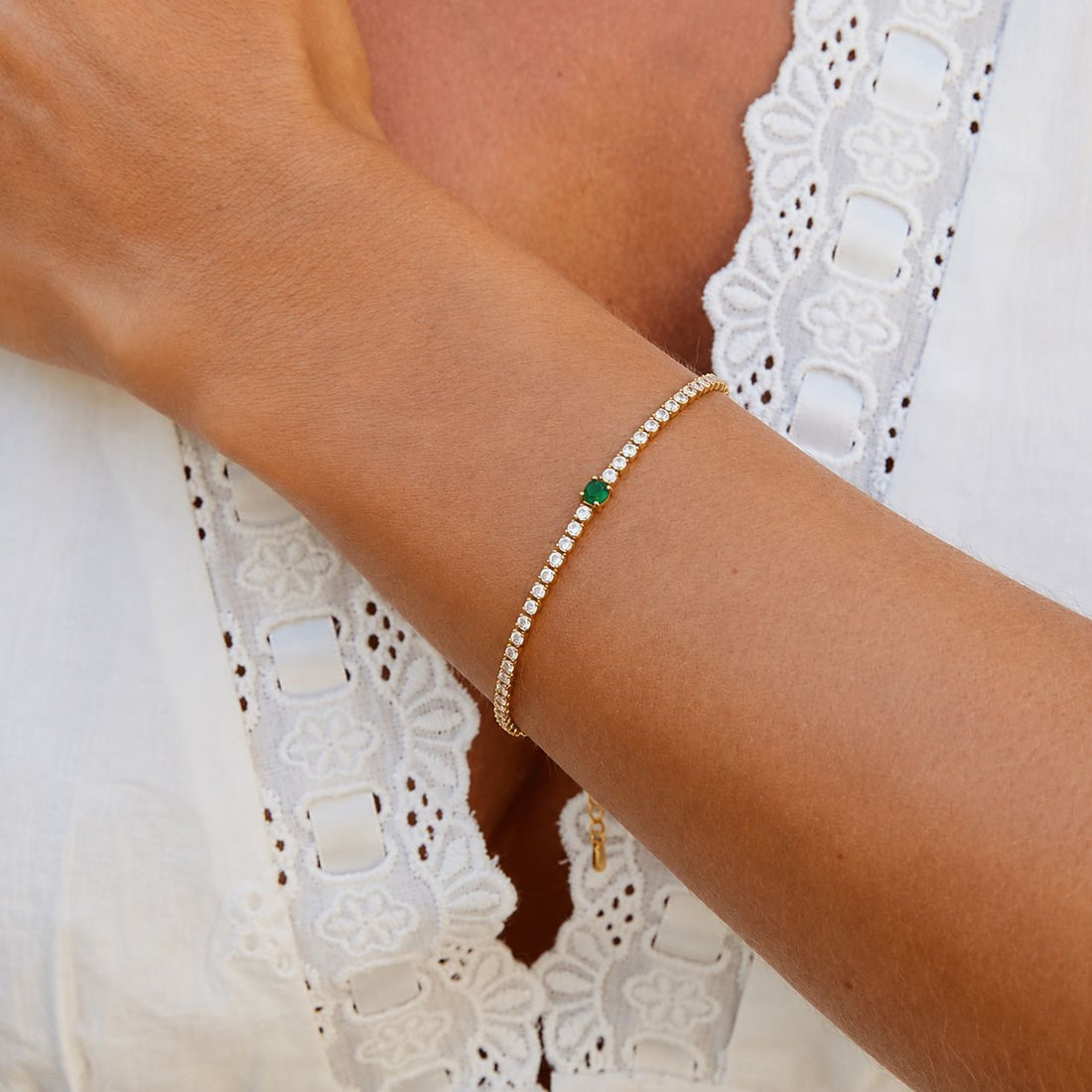Pulsera Riviera Con Piedra Verde Central Enchapado En Oro 18K Pulsera 03 ZAPRINI Oro 