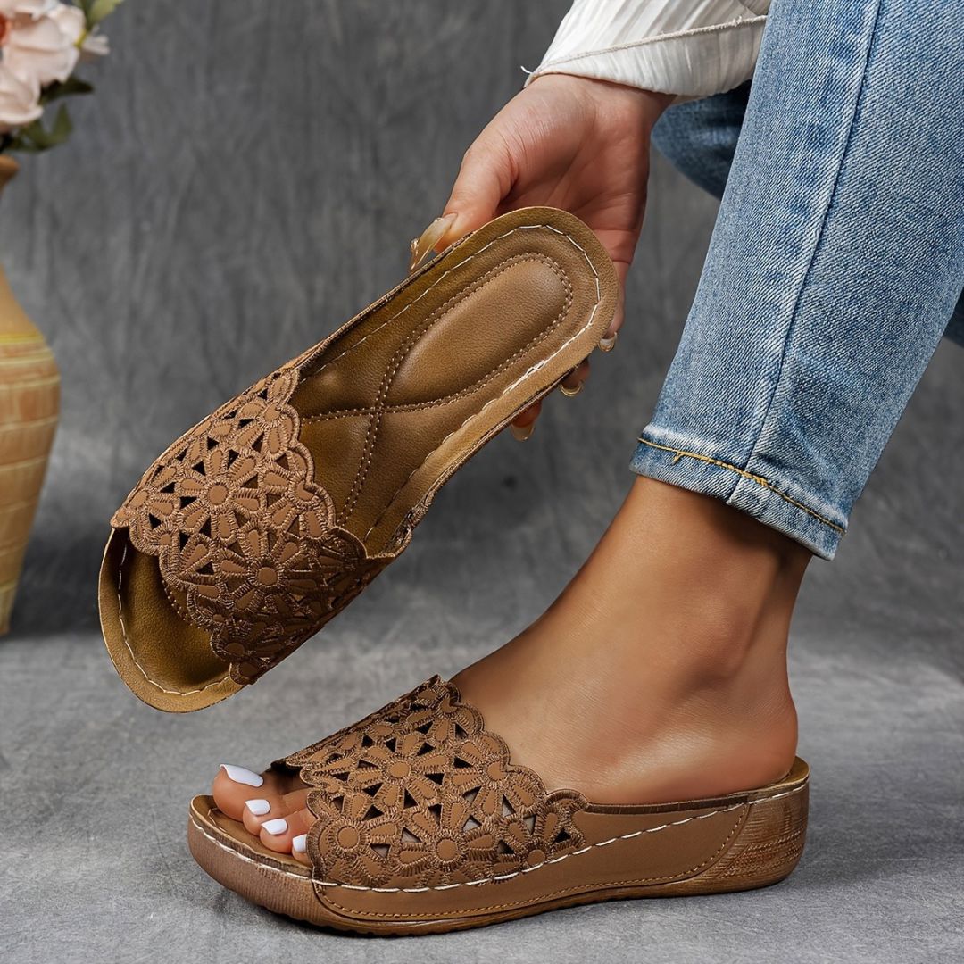 SANDALIAS CON BORDADO FLORAL Sandalia 6 ZAPRINI Marrón 34 