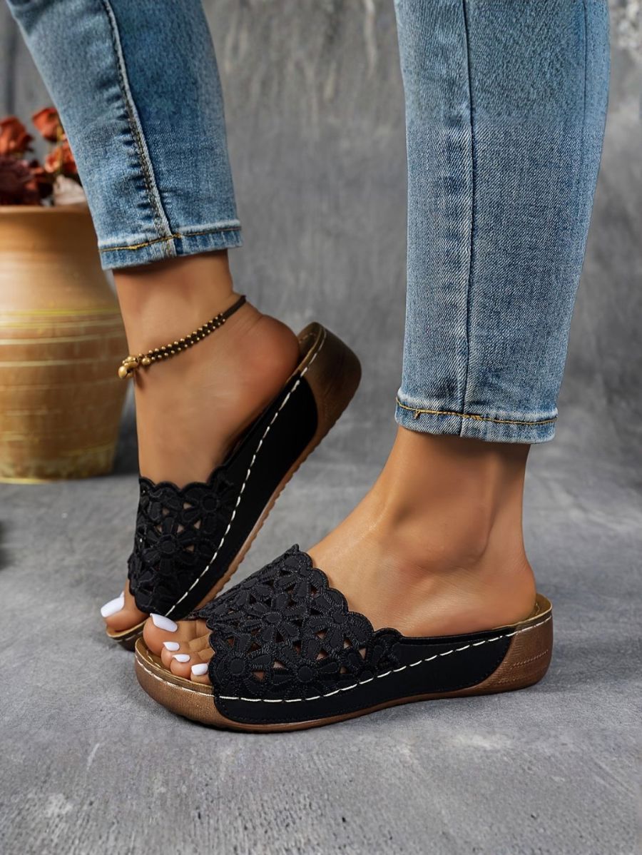 SANDALIAS CON BORDADO FLORAL Sandalia 6 ZAPRINI Negro 34 