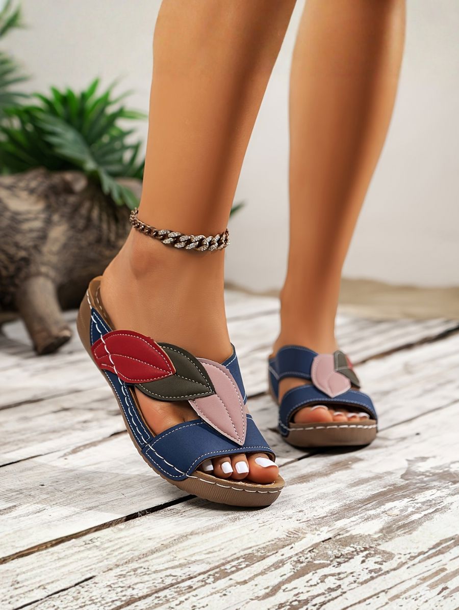 SANDALIAS CON DETALLE DE HOJAS Sandalia 9 ZAPRINI 