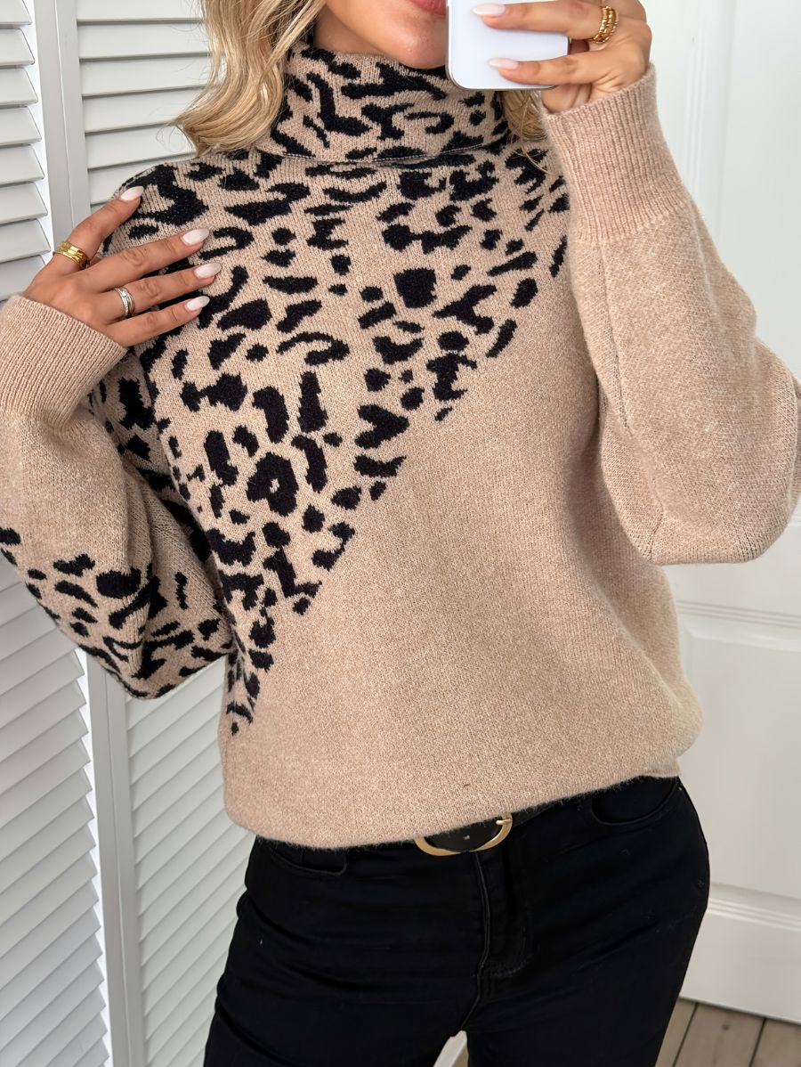 SUÉTER CON CUELLO ALTO Y DETALLE LEOPARDO Sueter 28 ZAPRINI 