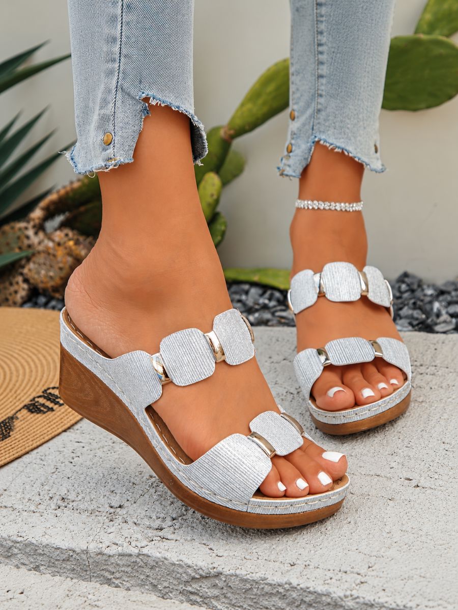 Sandalias Con Detalles Metálicos Sandalia 14 ZAPRINI 34 