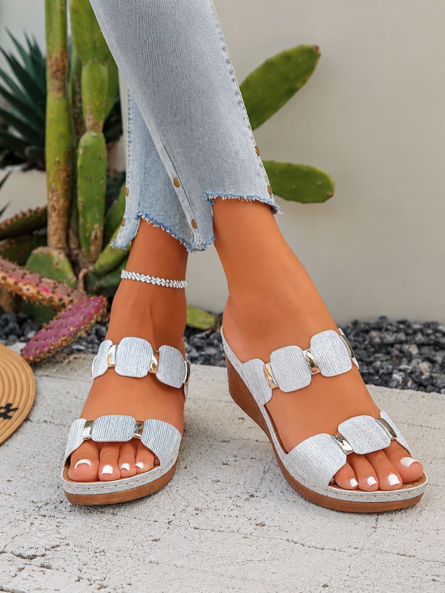 Sandalias Con Detalles Metálicos Sandalia 14 ZAPRINI 
