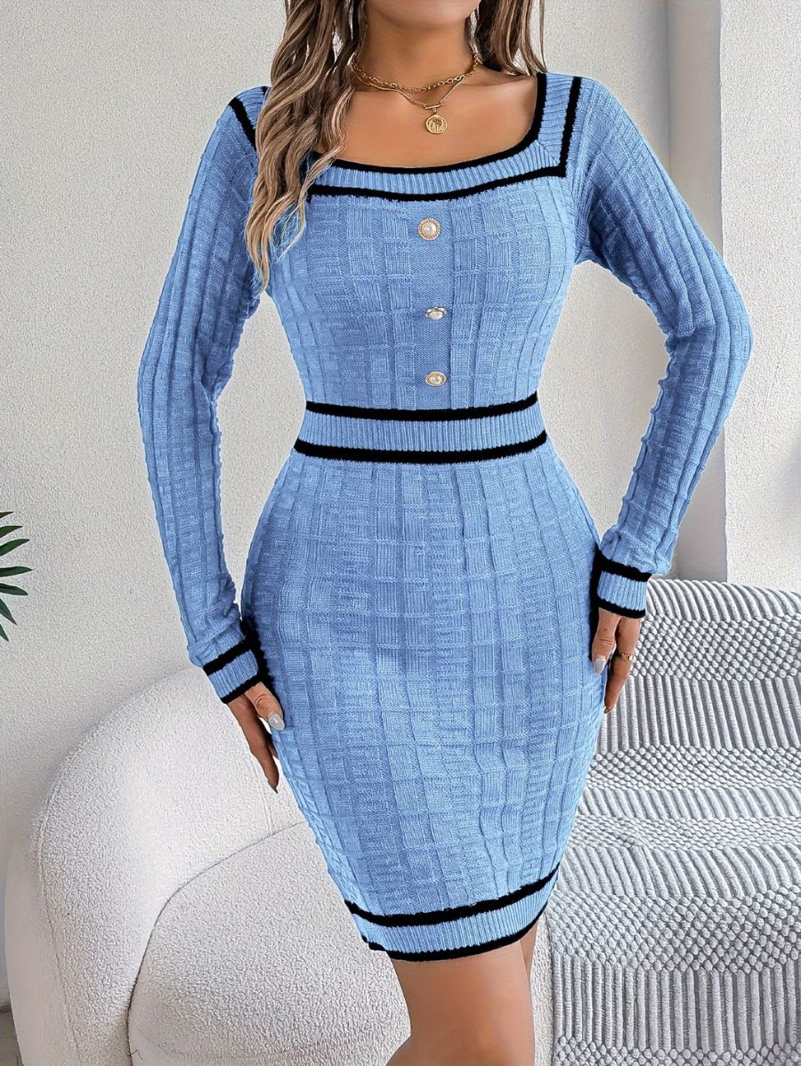VESTIDO DE PUNTO CON BOTONES DORADOS Y CUELLO REDONDO Vestido 14 ZAPRINI 