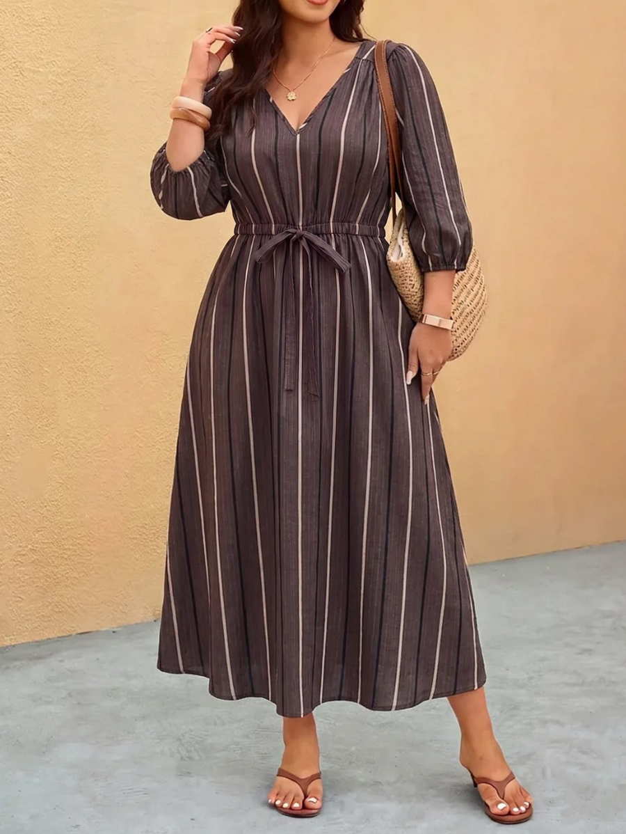 Vestido A Rayas Con Escote En V Plus Size