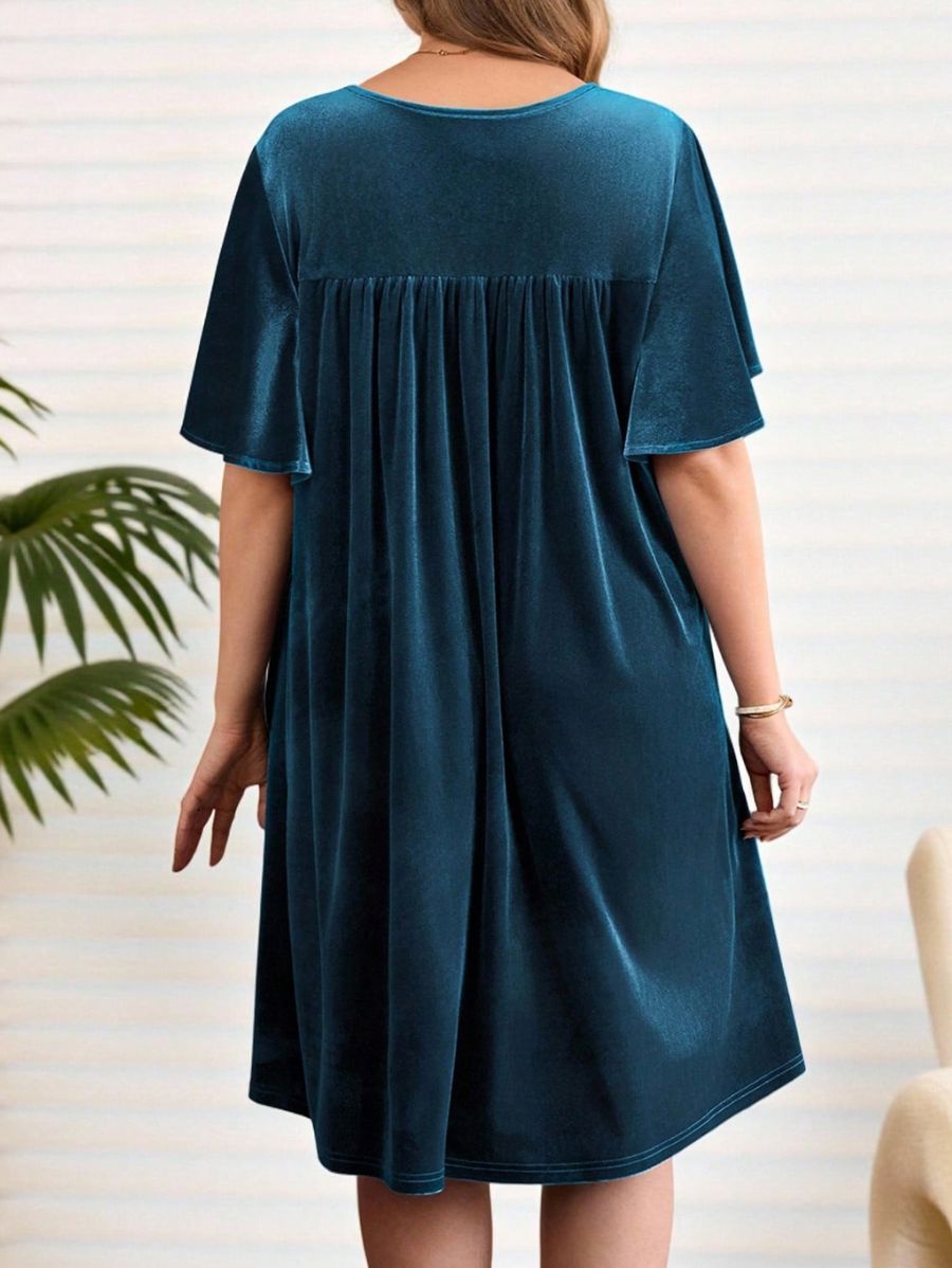Vestido Corto Con Detalles De Encaje Plus Size Vestido Plus Size 01 ZAPRINI 