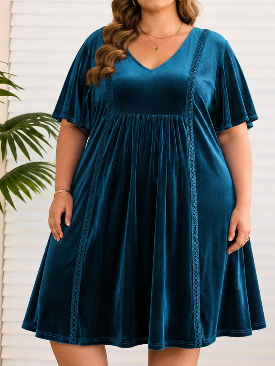 Vestido Corto Con Detalles De Encaje Plus Size Vestido Plus Size 01 ZAPRINI 
