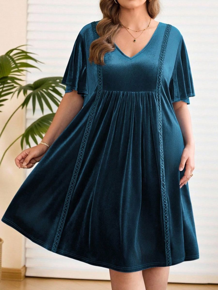 Vestido Corto Con Detalles De Encaje Plus Size Vestido Plus Size 01 ZAPRINI 