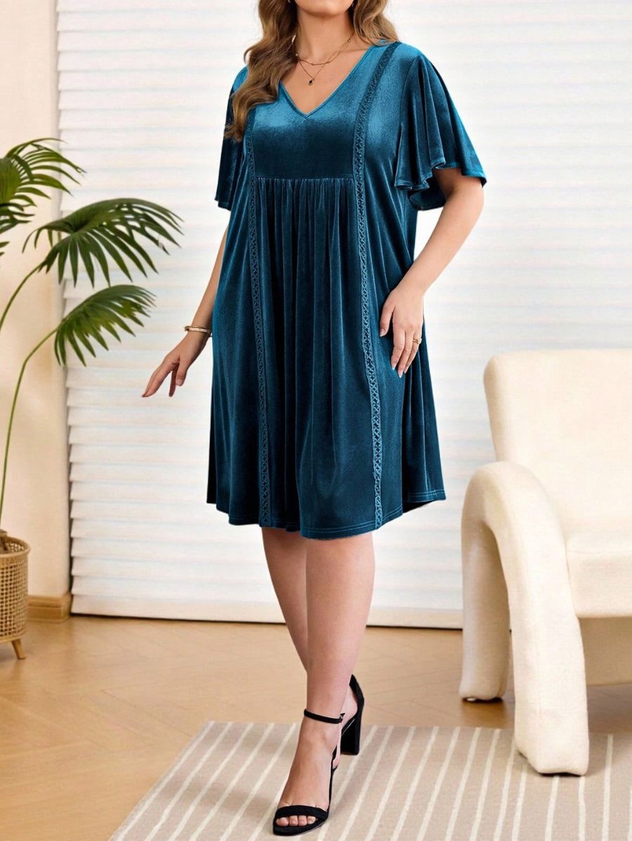 Vestido Corto Con Detalles De Encaje Plus Size Vestido Plus Size 01 ZAPRINI 