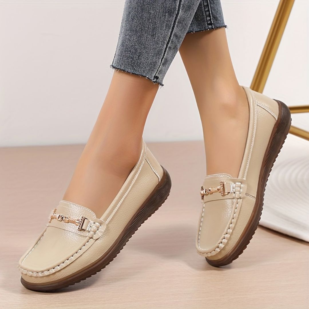 ZAPATOS CON PUNTA REDONDA Y DETALLE METÁLICO Zapato 8 ZAPRINI Beige 34 