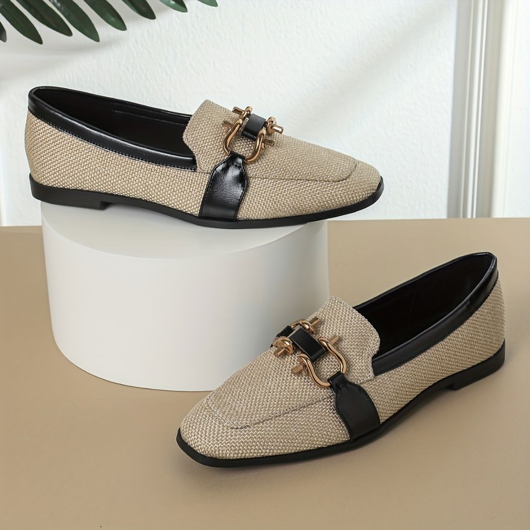 ZAPATOS CON RIBETE CONTASTANTE Y DETALLE DORADO Zapato 21 ZAPRINI 34 