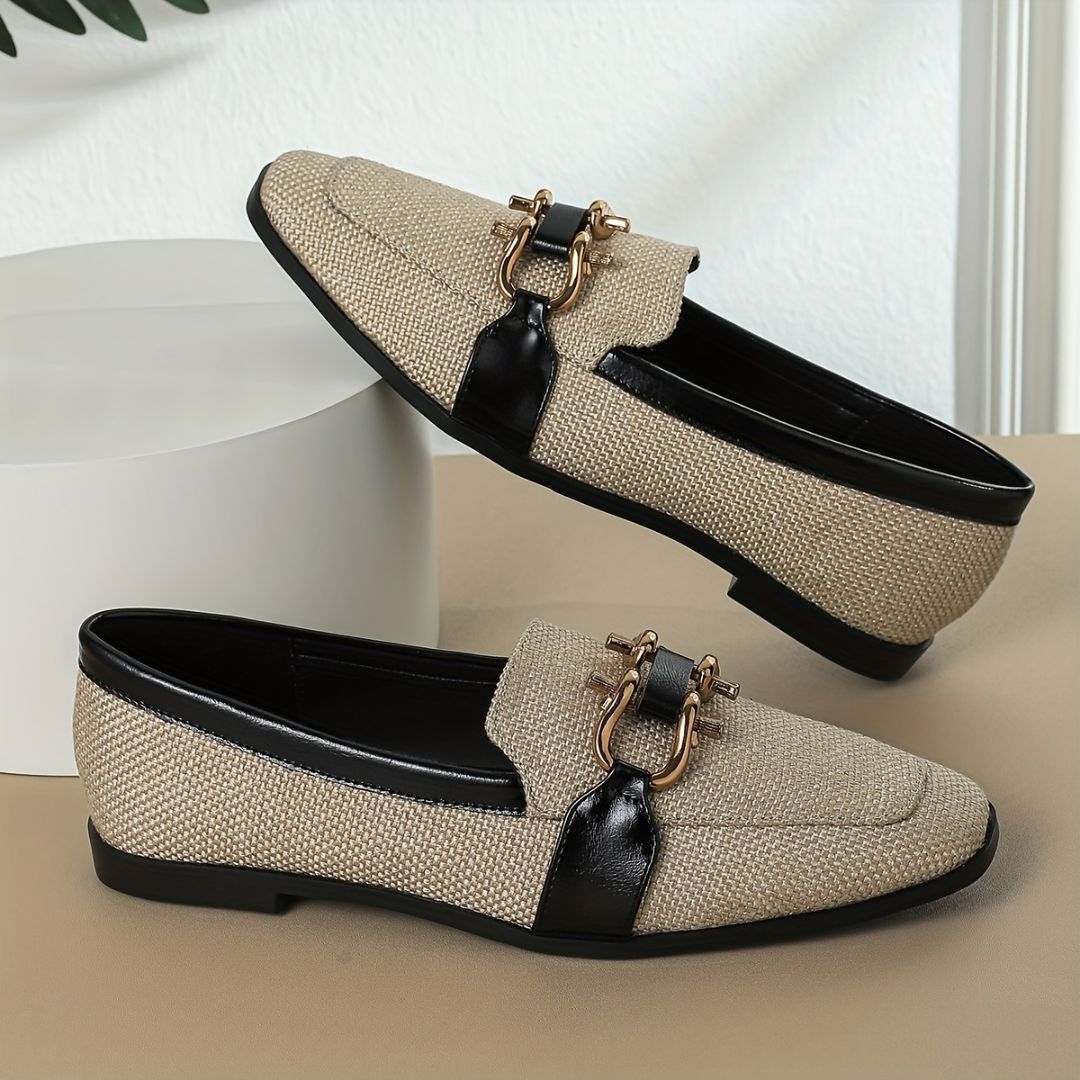 ZAPATOS CON RIBETE CONTASTANTE Y DETALLE DORADO Zapato 21 ZAPRINI 