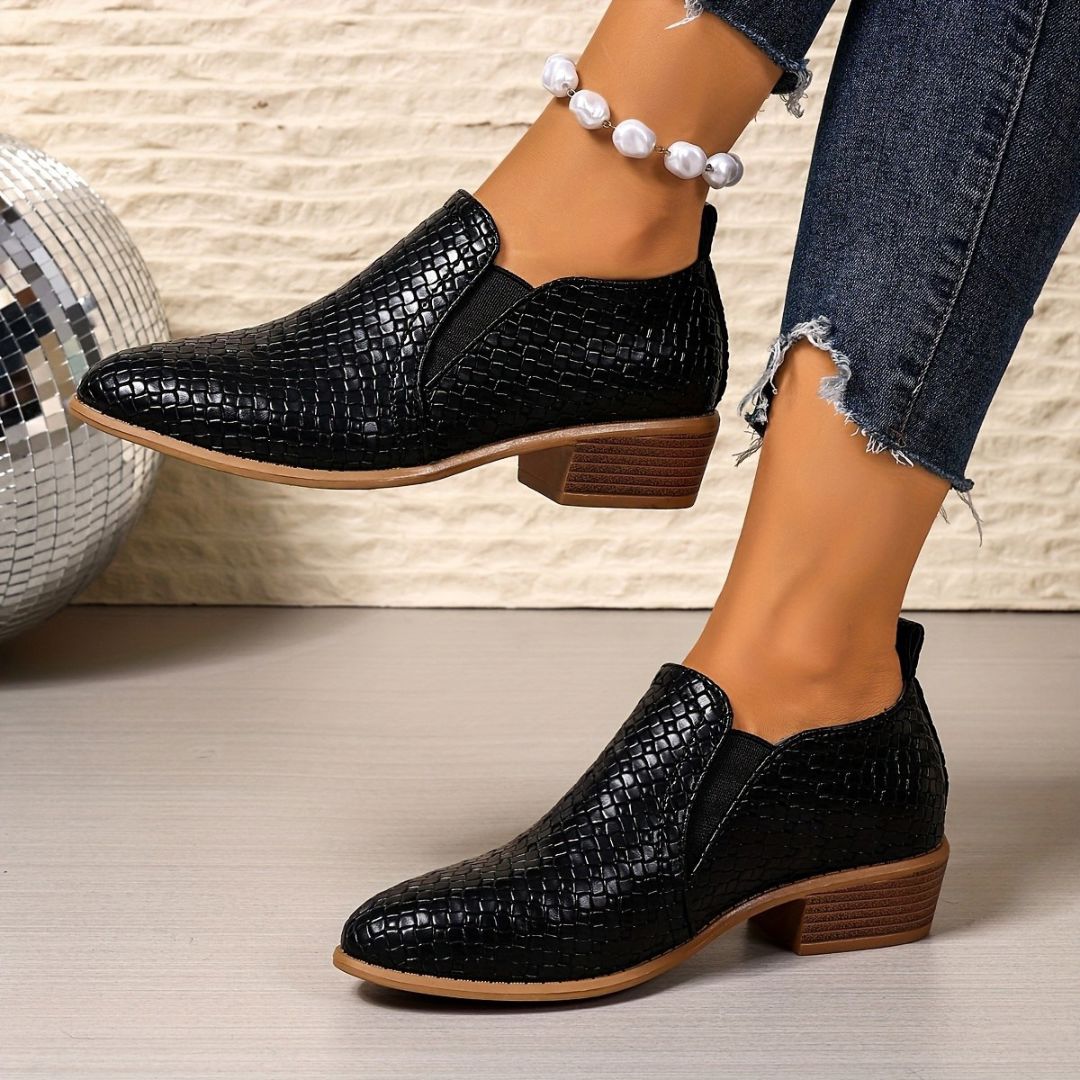 ZAPATOS DE PUNTA FINA CON TEXTURA Zapato 24 ZAPRINI Negro 34 