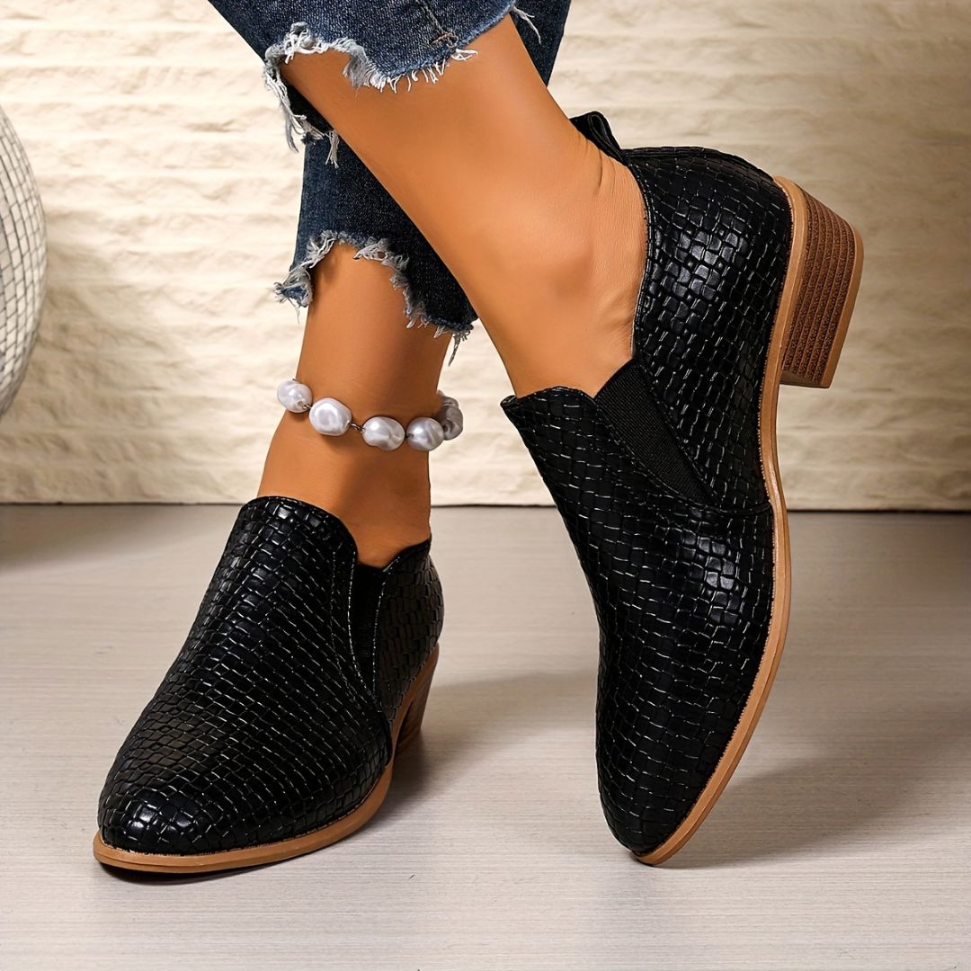 ZAPATOS DE PUNTA FINA CON TEXTURA Zapato 24 ZAPRINI Negro 34 