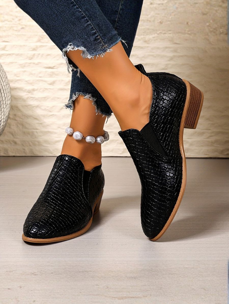ZAPATOS DE PUNTA FINA CON TEXTURA Zapato 24 ZAPRINI Negro 34 