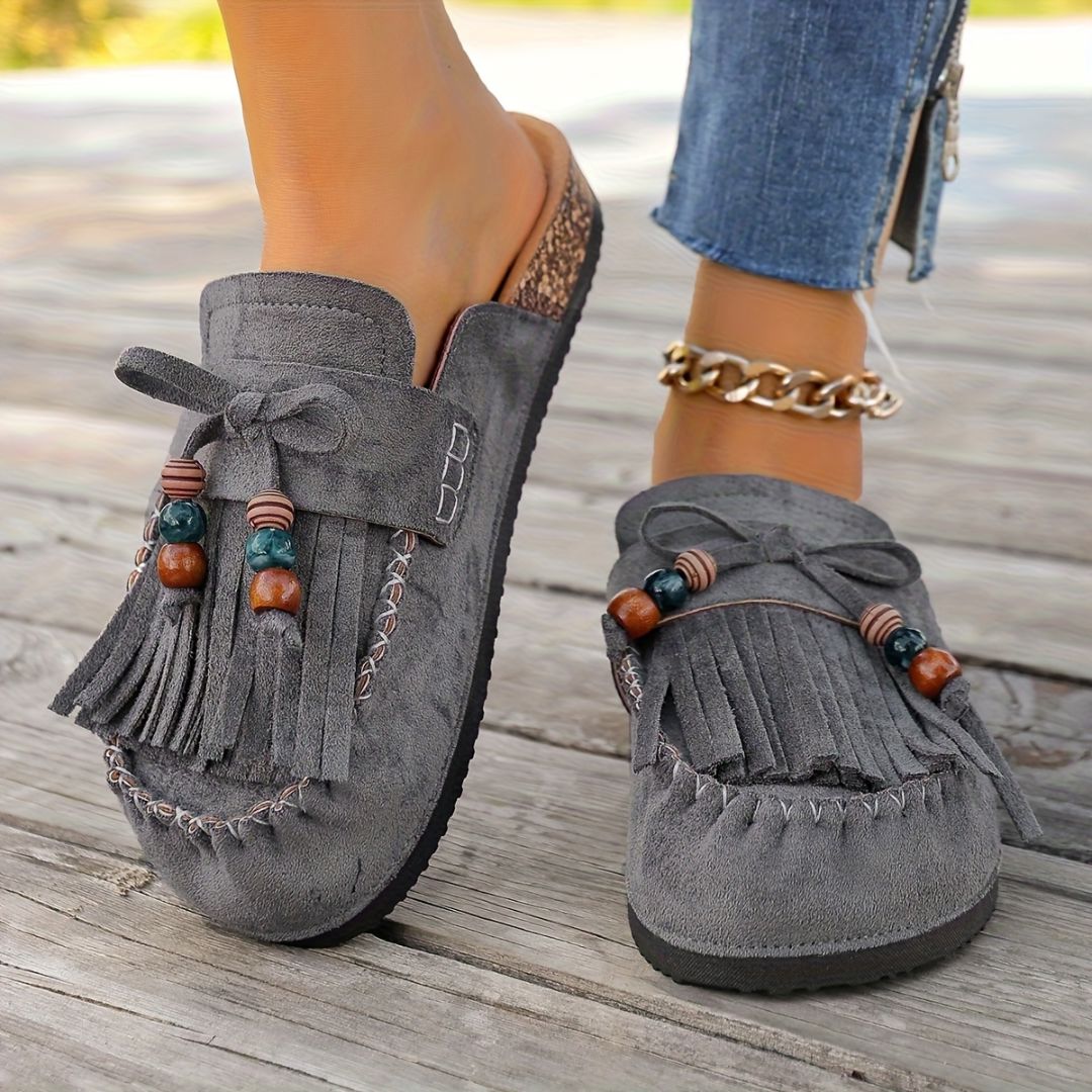 ZUECOS CON BORLAS DE CUENTAS Zueco 13 ZAPRINI Gris 34 