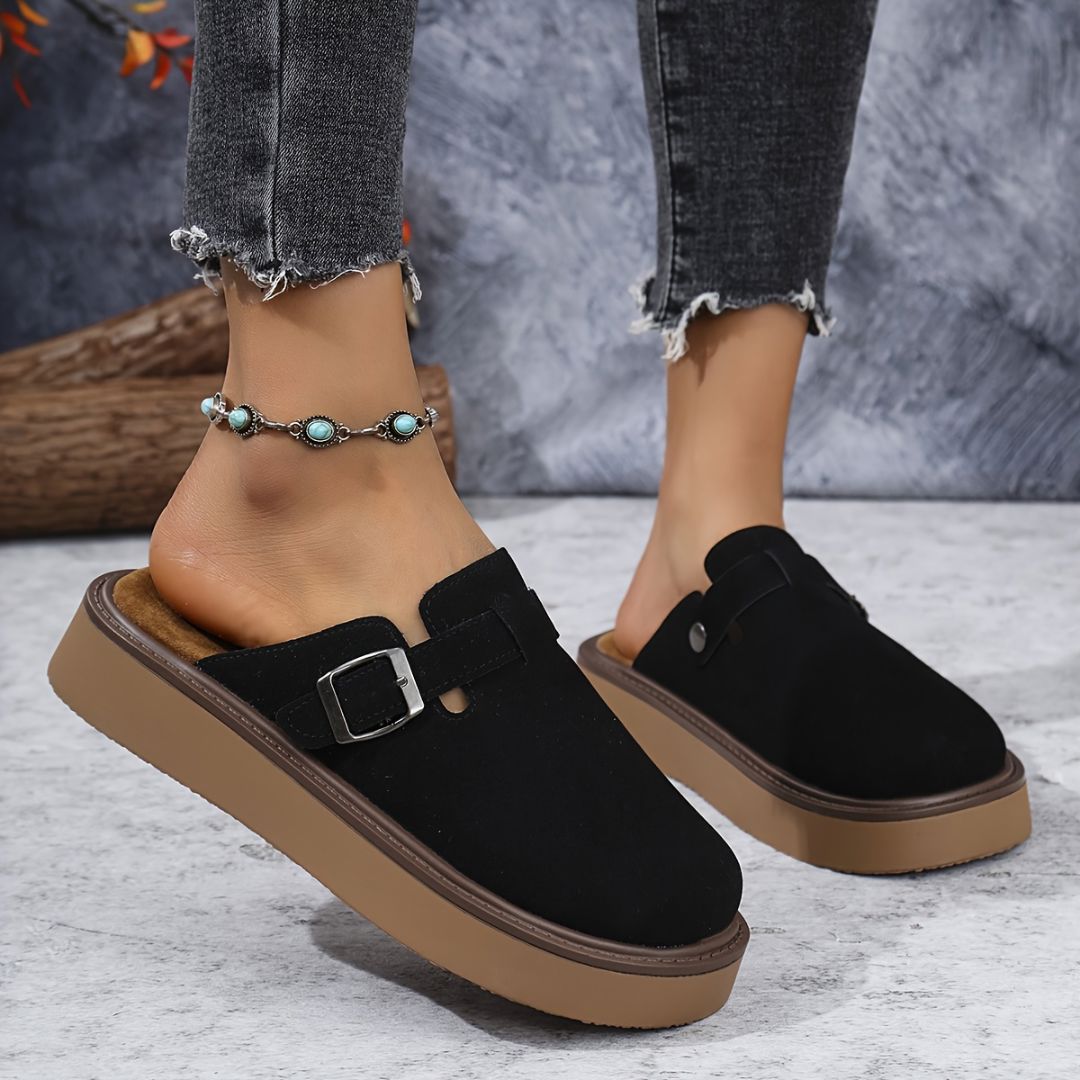 ZUECOS CON DETALLE DE HEBILLA Zueco 4 ZAPRINI Negro 34 