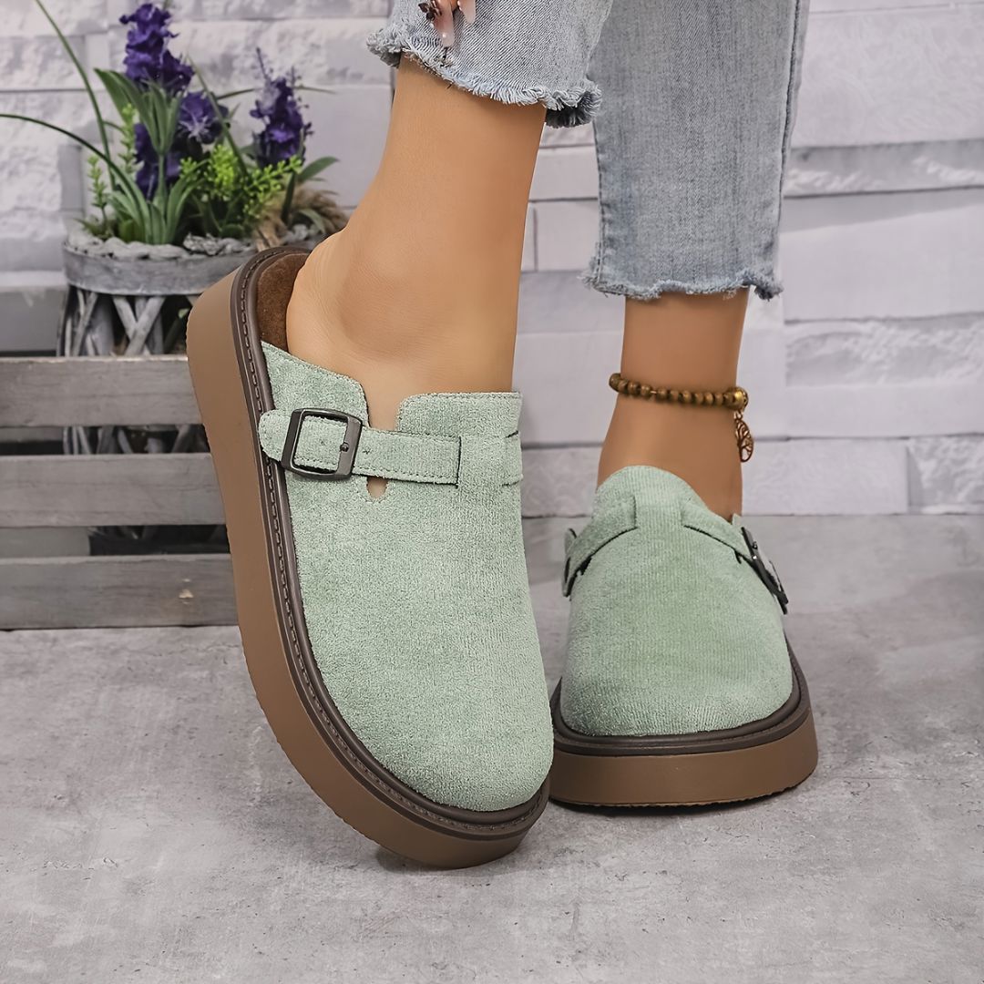 ZUECOS CON DETALLE DE HEBILLA Zueco 4 ZAPRINI Verde 34 